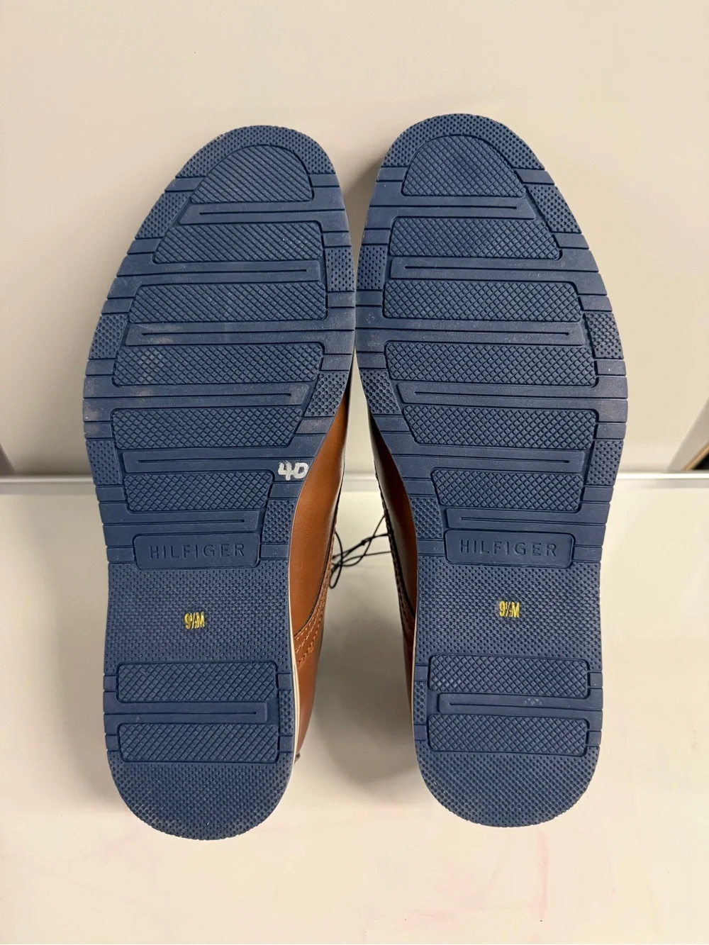 Tommy Hilfiger Men's Brown Leather Derby Shoes with Navy Accents